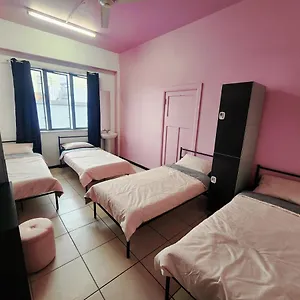  Hostel Wanna Stay?